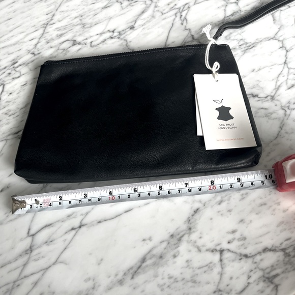 Apple Leather Clutch | Organizer | Black - Picture 2 of 8
